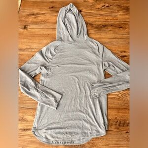 Men’s Lululemon lightweight hoodie